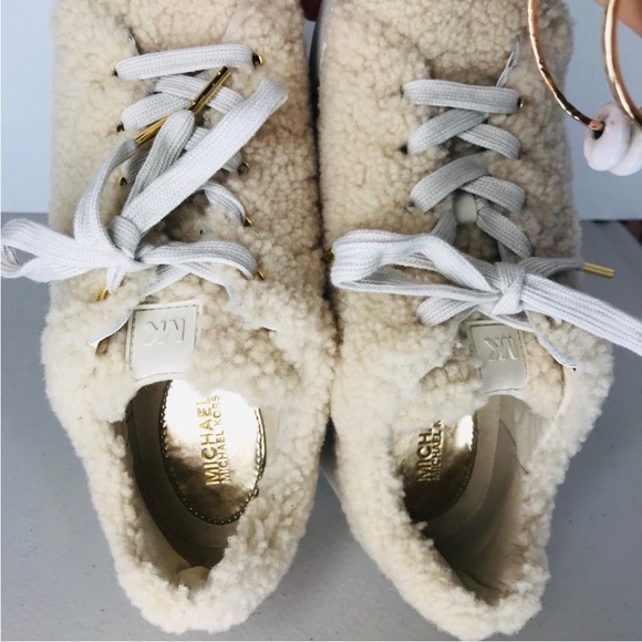 Michael Kors Women’s Ashlyn Sherpa Platform Sneakers Sz 7.5 - Picture 6 of 6